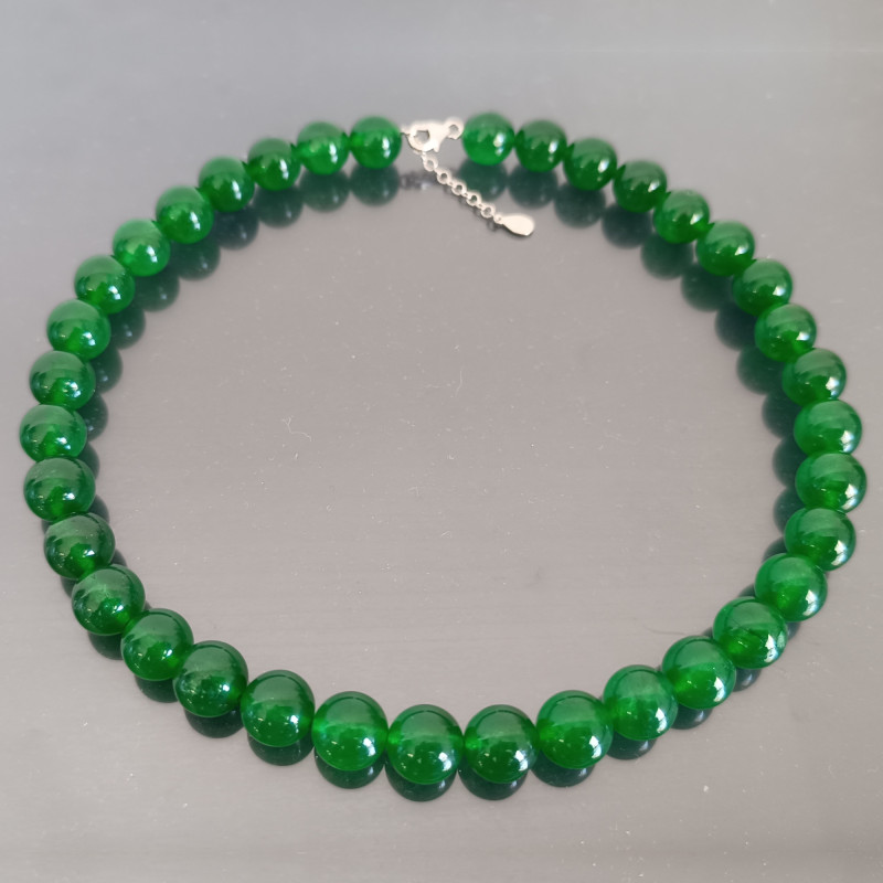 Colier Kaskadda cu Jad Verde Malaezian de 12 mm si Inchizatoare din Argint Colier Kaskadda cu Jad Verde Malaezian de 12 mm si Inchizatoare din Argint