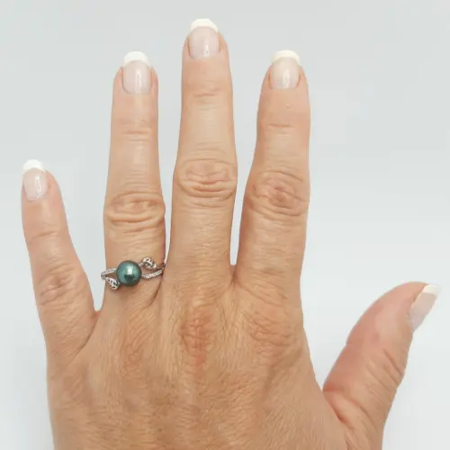 Inel Reglabil din Argint Rodiat cu Perla Naturala cu Reflexe Verzui de 7,5-8 mm