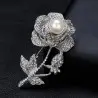 Brosa Trandafir Argintiu cu Perla Naturala Alba