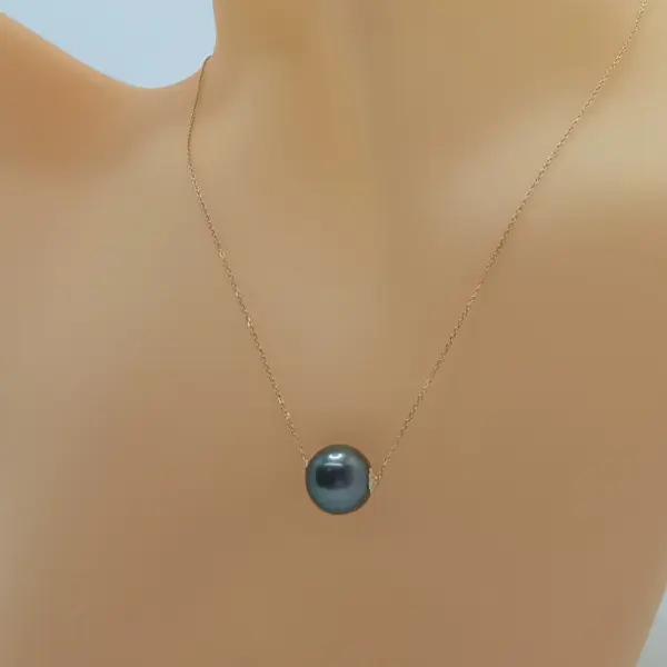 Colier cu Perlă Tahitiană 11 mm, Calitatea AAA, Aur Galben 14K, Pe Model