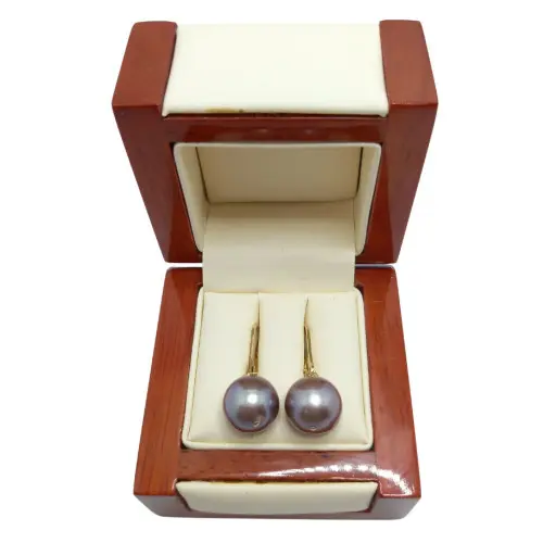 Cercei Kaskadda cu Perle Naturale Edison Lavanda, Calitate Premium AAA, Perle Rare Gigant de 12,5 - 13 mm si Aur Galben de 14k