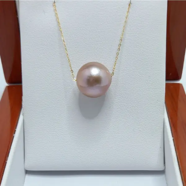 Colier Kaskadda cu Perla Naturala Edison Lavanda, Calitate AAA, Perla Rara Gigant de 12,5 – 13 mm si Aur Galben de 14k